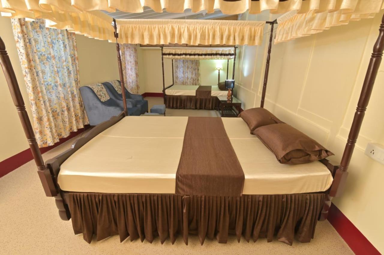 The Sumola House Hotel Jorhat Bilik gambar